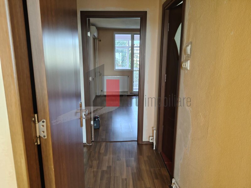 Obregia, Fantana Florilor, vanzare apartament 3 camere cu centrala.