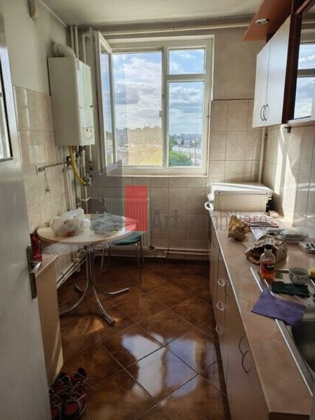 Obregia, Fantana Florilor, vanzare apartament 3 camere cu centrala.